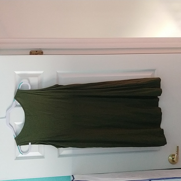 Olive green tank dress.  Size extra large.  New without tags.  Pockets on both s - Picture 3 of 5